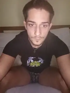 Snapshot of Madalin1bi1 chatting on 02-13-26, 11:45 Madalin1bi1 online show from 02-13-26, 11:45