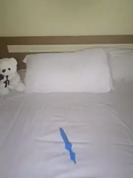 Snapshot of Madalin1bi1 chatting on 02-15-26, 01:57 Madalin1bi1 online show from 02-15-26, 01:57