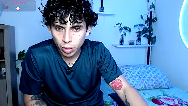 Magnuz Col online show from 04-21-26, 01:42