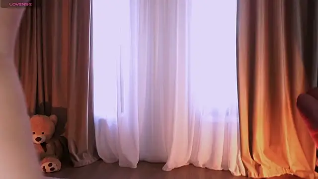 Snapshot of JessyLuvX chatting on 06-09-26, 04:46 JessyLuvX online show from 06-09-26, 04:46