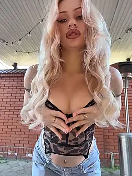 DayaFoxy online show from 04-26-26, 01:09