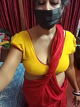 Snapshot of Little-Roshni chatting on 06-16-26, 07:05 Little-Roshni online show from 06-16-26, 07:05