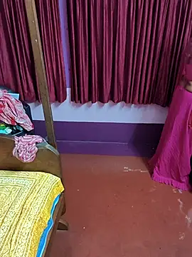 Snapshot of Little-Roshni chatting on 06-19-26, 06:45 Little-Roshni online show from 06-19-26, 06:45