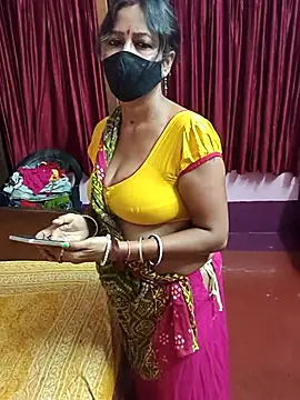Snapshot of Little-Roshni chatting on 07-01-26, 06:18 Little-Roshni online show from 07-01-26, 06:18