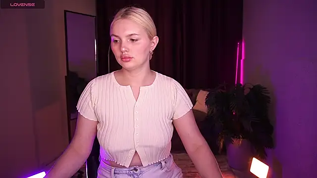 AmeliaWeells online show from 04-25-26, 03:53