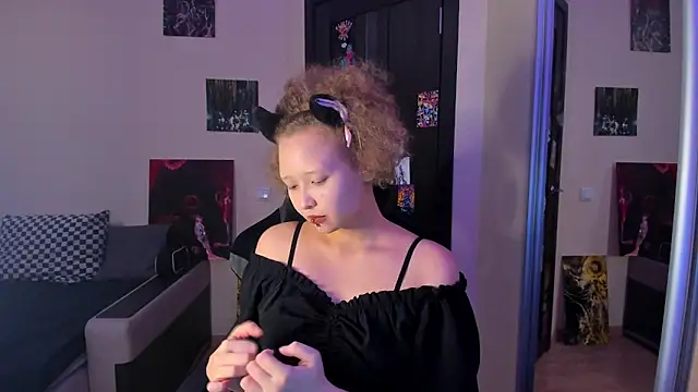 Snapshot of Senya_Sol chatting on 03-25-26, 10:27 Senya Sol online show from 03-25-26, 10:27