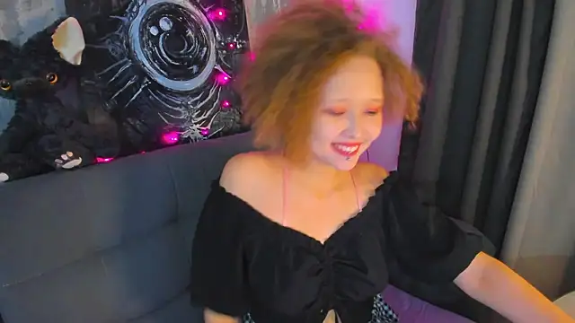 Snapshot of Senya_Sol chatting on 05-30-26, 09:23 Senya Sol online show from 05-30-26, 09:23