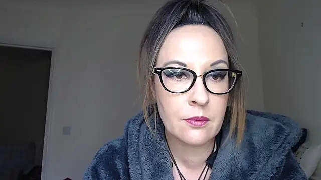 Snapshot of PsychicDominatrix chatting on 02-09-26, 04:11 PsychicDominatrix online show from 02-09-26, 04:11