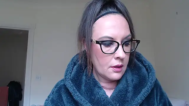 Snapshot of PsychicDominatrix chatting on 06-11-26, 10:02 PsychicDominatrix online show from 06-11-26, 10:02
