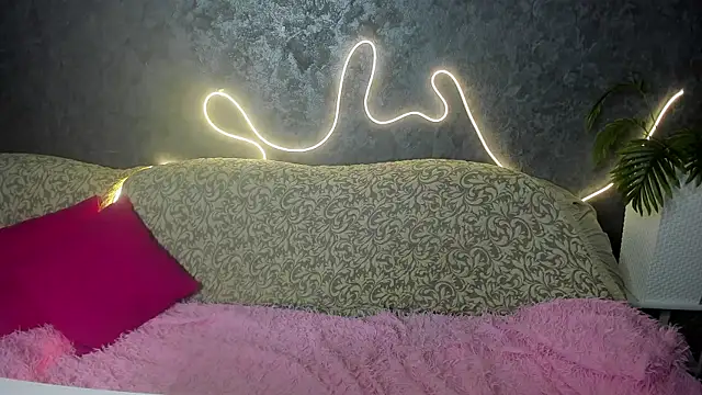 Dream Olivia online show from 05-20-26, 02:51