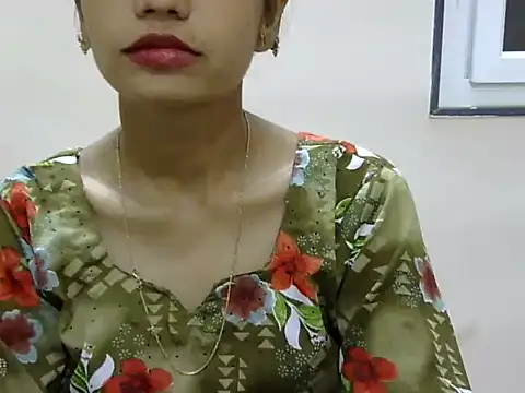 Snapshot of Kulsum_S chatting on 05-21-26, 01:29 Kulsum S online show from 05-21-26, 01:29