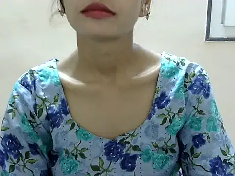 Snapshot of Kulsum_S chatting on 05-27-26, 11:29 Kulsum S online show from 05-27-26, 11:29