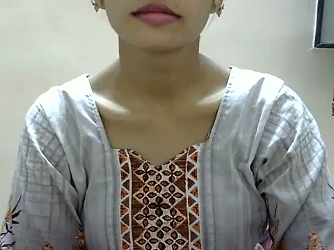 Snapshot of Kulsum_S chatting on 06-02-26, 01:24 Kulsum S online show from 06-02-26, 01:24
