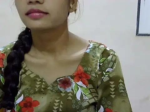 Snapshot of Kulsum_S chatting on 06-14-26, 01:57 Kulsum S online show from 06-14-26, 01:57