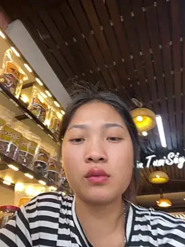 Lyn-be99 online show from 04-21-26, 08:20