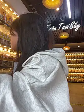 Lyn-be99 online show from 04-27-26, 09:07