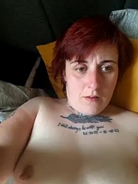 Tiara XOX online show from 04-15-26, 10:33