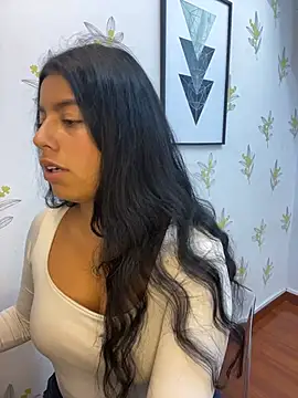 Laia white online show from 04-22-26, 11:23