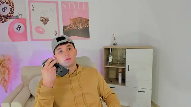 Massimo Fiore online show from 03-11-26, 01:33