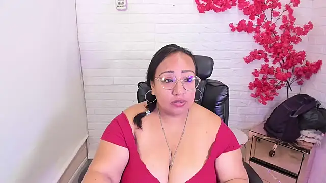 Shara Oz online show from 05-23-26, 01:04