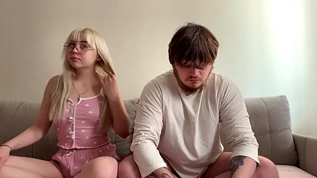 Cloud duo online show from 03-12-26, 10:32