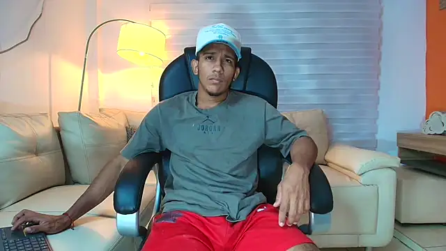 ricky spensar23cm  online show from 04-15-26, 01:12