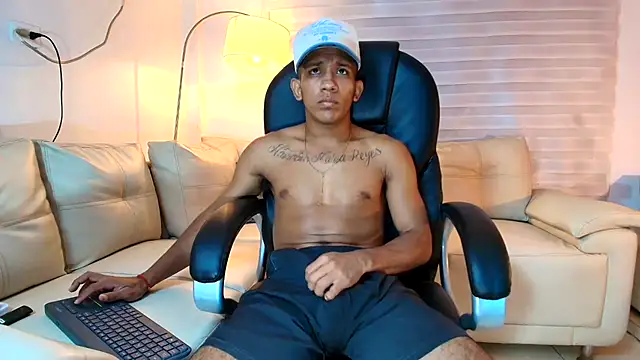 ricky spensar23cm  online show from 04-21-26, 02:51