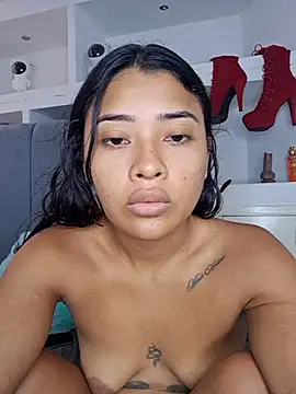 Layla em online show from 02-15-26, 02:36