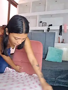 Layla em online show from 02-24-26, 12:47