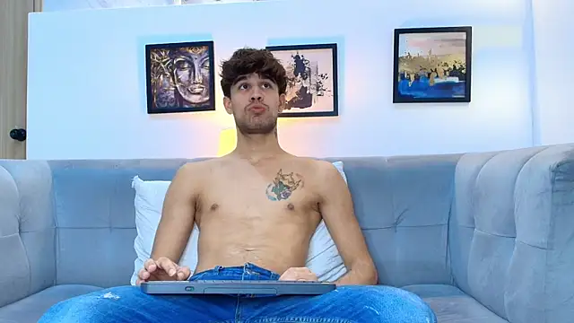 PRETTY COCK1 online show from 03-25-26, 01:55