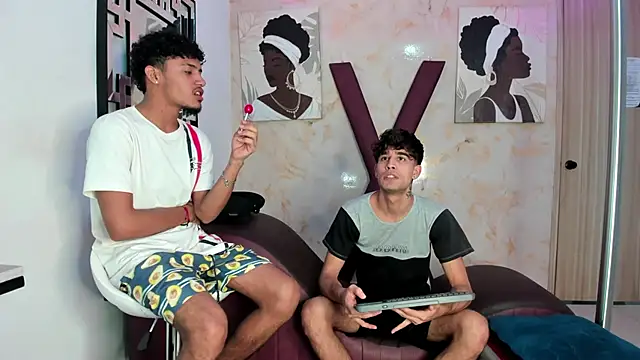 PRETTY COCK1 online show from 04-21-26, 01:18