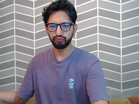 thomass1018 online show from 06-26-26, 02:27