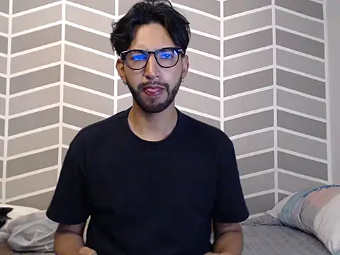 thomass1018 online show from 06-27-26, 11:54