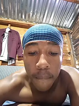 Snapshot of Peterveero12 chatting on 02-22-26, 02:26 Peterveero12 online show from 02-22-26, 02:26