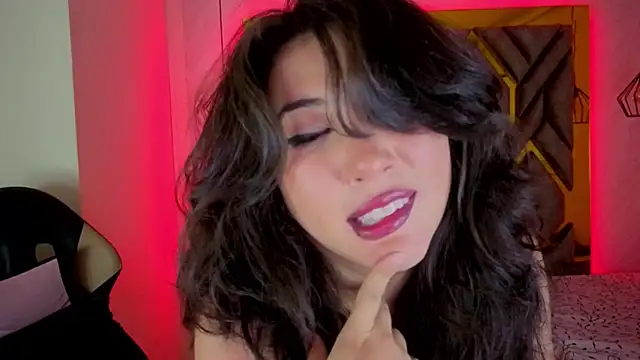 Luvienne online show from 02-06-26, 07:28