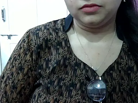 Cute Aliyaa online show from 04-23-26, 02:30