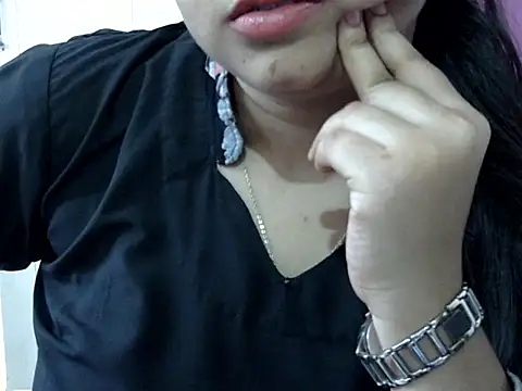 Cute Aliyaa online show from 04-26-26, 11:52