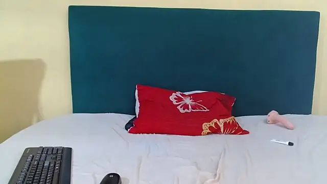 FreakyMelanin18 online show from 04-21-26, 08:01