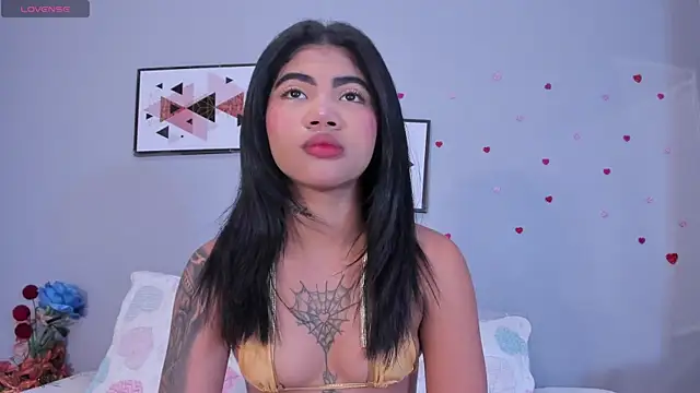 PauleteW10 online show from 04-21-26, 12:55