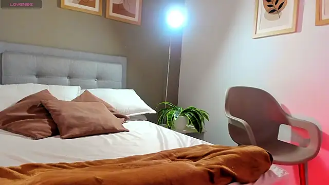 SalomeStorm  online show from 04-23-26, 02:52