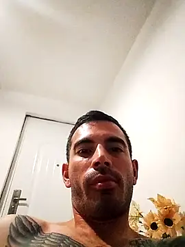 Snapshot of Mlo69 chatting on 03-21-26, 07:02 Mlo69 online show from 03-21-26, 07:02