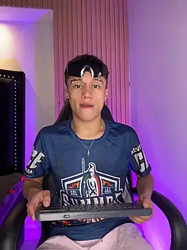 Dominik Souza online show from 04-26-26, 02:26