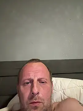 Snapshot of FrankdieSchwuchtel chatting on 06-10-26, 10:52 FrankdieSchwuchtel online show from 06-10-26, 10:52