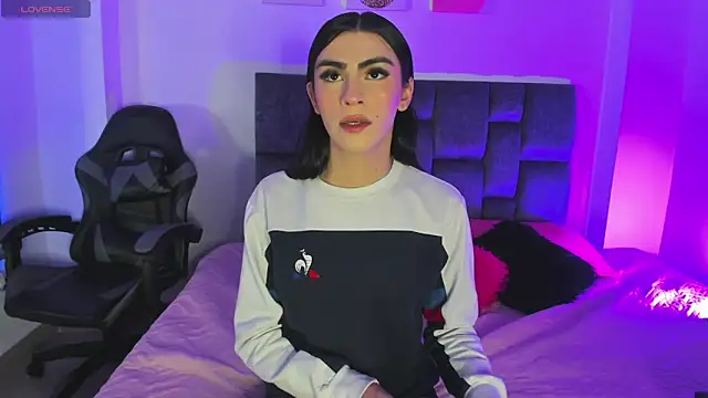 Isabella Moon9 online show from 04-25-26, 12:30