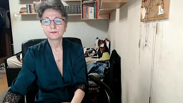katemodel online show from 10-19-25, 06:58
