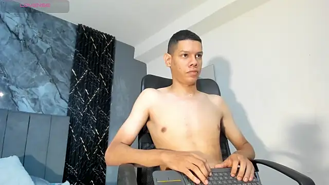 Snapshot of milo_cruz_ chatting on 02-14-26, 08:11 milo cruz online show from 02-14-26, 08:11