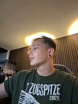 AxelMuller online show from 02-10-26, 08:51