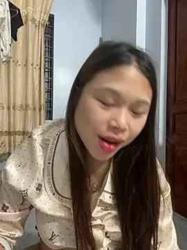 Emxinhka1 online show from 04-24-26, 02:19