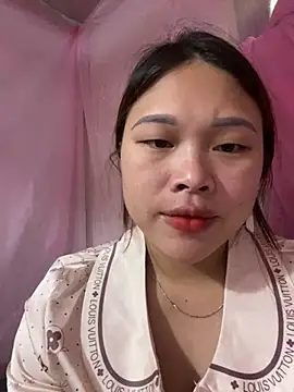 Emxinhka1 online show from 04-27-26, 07:06