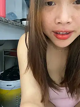 Snapshot of Emxinhka1 chatting on 07-17-26, 03:46 Emxinhka1 online show from 07-17-26, 03:46